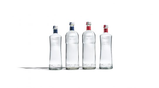 bottiglie di acqua chiarella